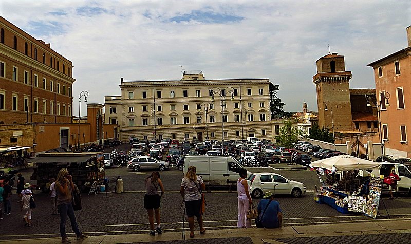 Piazza di San Pietro in Vincoli